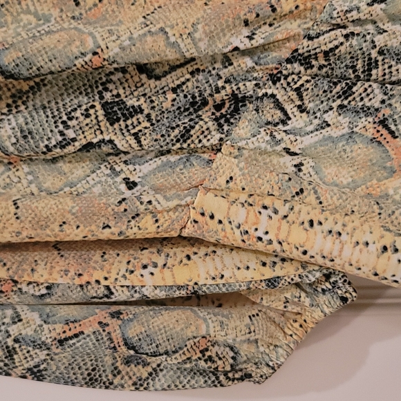 Izzi & Lola Snakeskin Romper - Picture 4 of 6